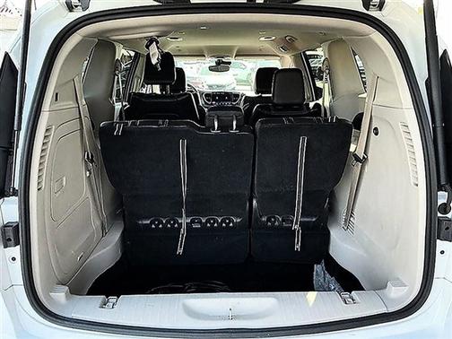 Bright White Clearcoat 2023 Chrysler Pacifica Hybrid Touring L