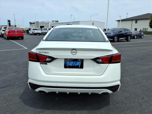 Glacier White 2025 Nissan Altima SV