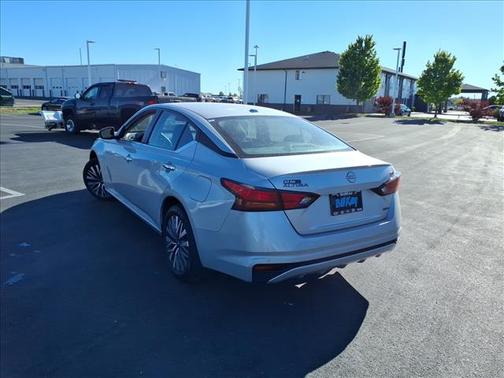 Brilliant Silver Metallic 2024 Nissan Altima 2.5 SV