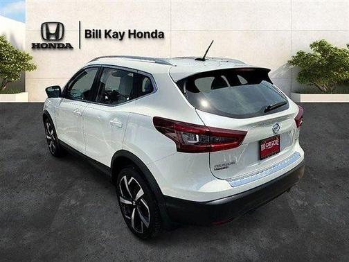 White 2022 Nissan Rogue Sport SL