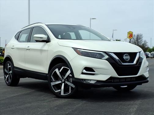 White 2022 Nissan Rogue Sport SL
