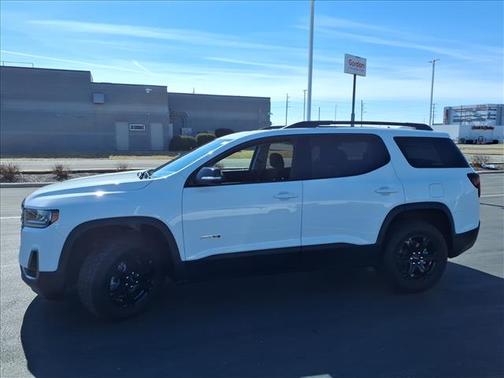 2023 GMC Acadia AT4