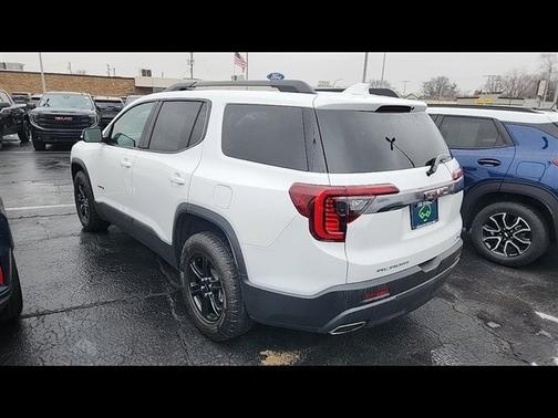 2023 GMC Acadia AT4