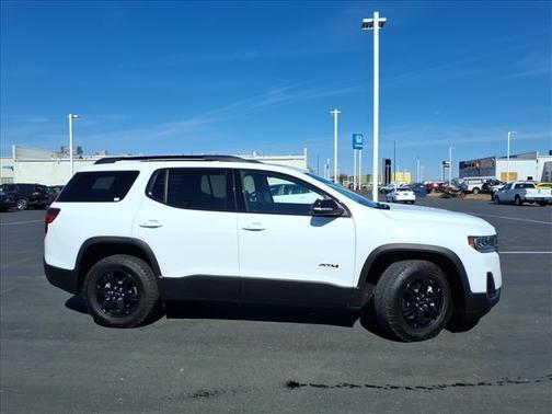 2023 GMC Acadia AT4