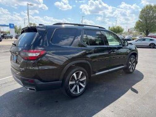 Crystal Black Pearl 2025 Honda Pilot Touring