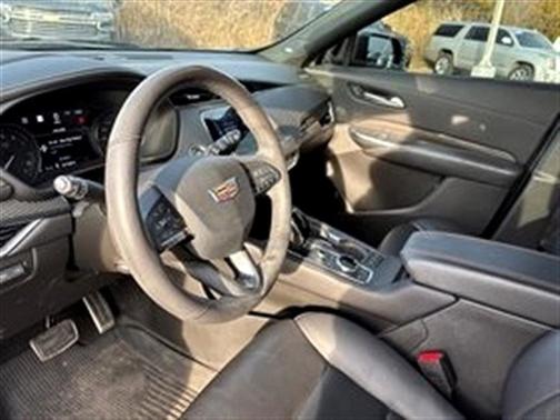 2023 Cadillac XT4 Sport