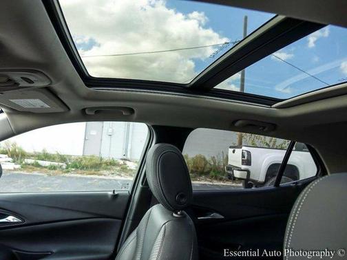 Summit White 2022 Buick Encore GX Essence