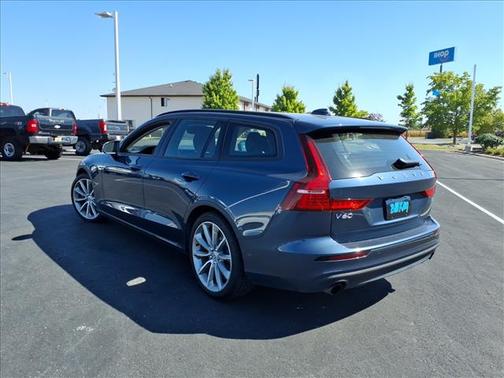 2020 Volvo V60 T5 Momentum