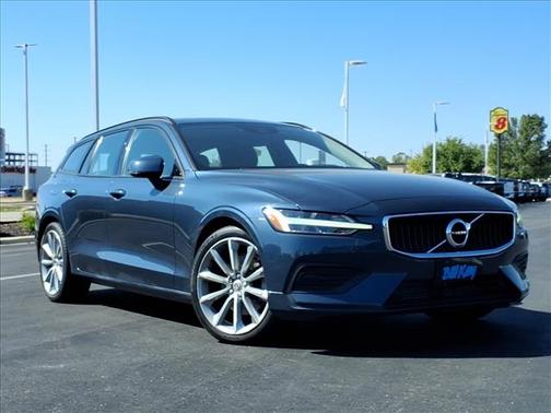 2020 Volvo V60 T5 Momentum