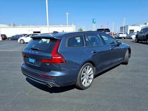 2020 Volvo V60 T5 Momentum