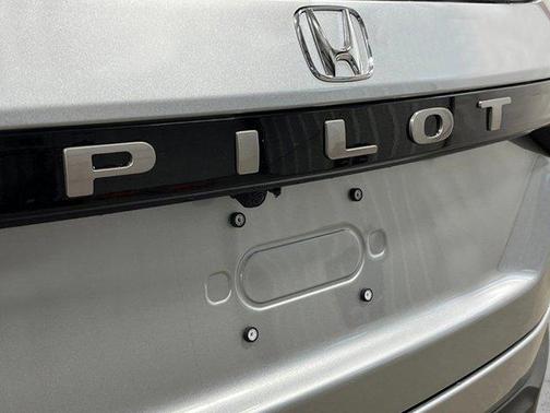 Solar Silver Metallic 2026 Honda Pilot EX-L