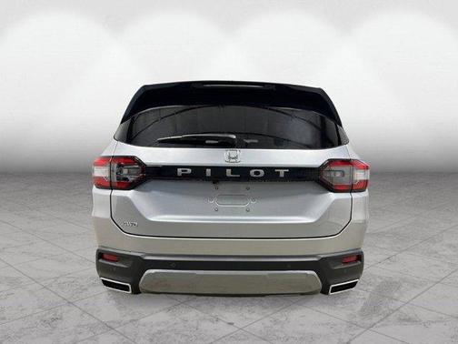 Solar Silver Metallic 2026 Honda Pilot EX-L