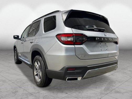 Solar Silver Metallic 2026 Honda Pilot EX-L