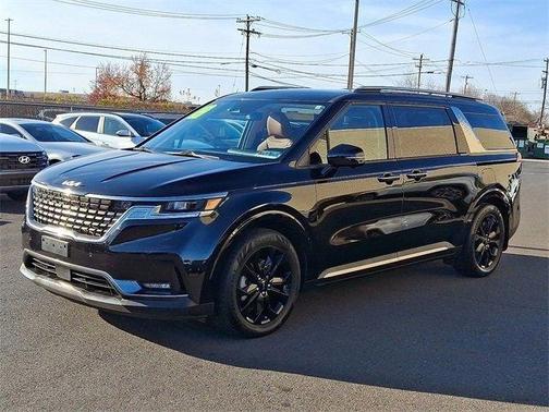 2023 Kia Carnival SX