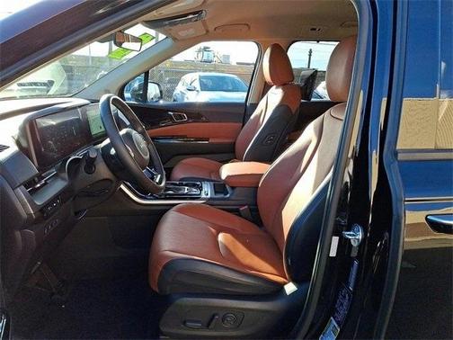 2023 Kia Carnival SX