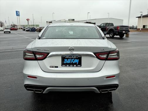 2022 Nissan Maxima SV