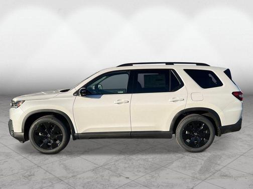 Platinum White Pearl 2026 Honda Pilot Black Edition