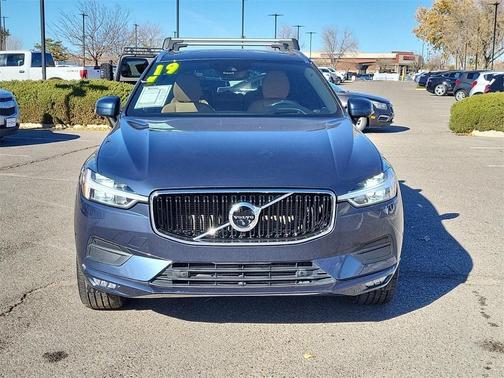 Photo 5 of 27 of 2019 Volvo XC60 T6 Momentum