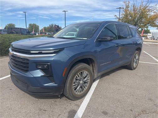 2024 Chevrolet Traverse LS