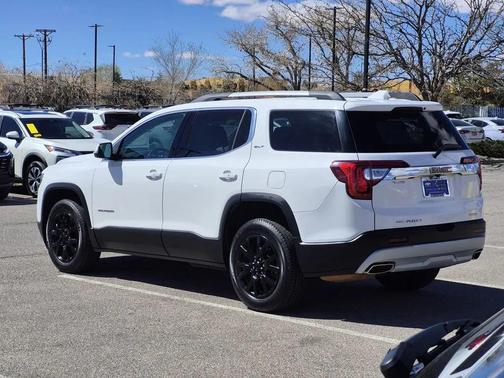 2023 GMC Acadia AWD SLT