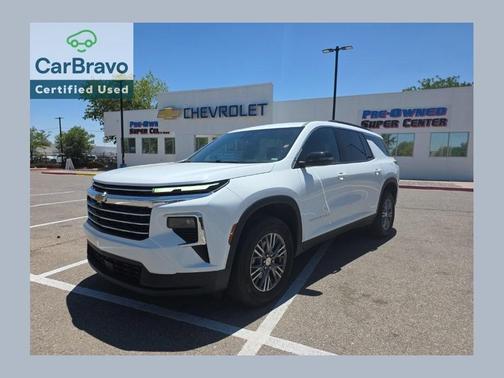 Summit White 2025 Chevrolet Traverse LT