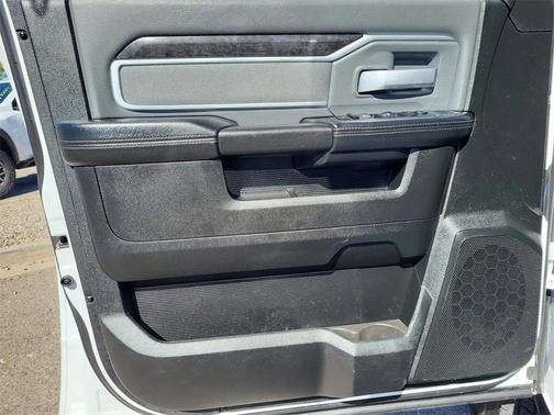 2023 RAM 2500 Big Horn Crew Cab 4x4 6'4' Box