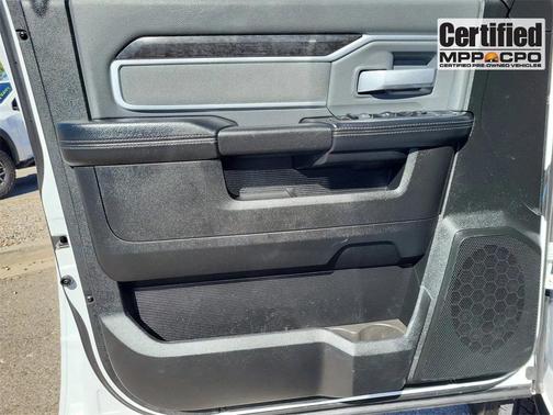 2023 RAM 2500 Big Horn Crew Cab 4x4 6'4' Box