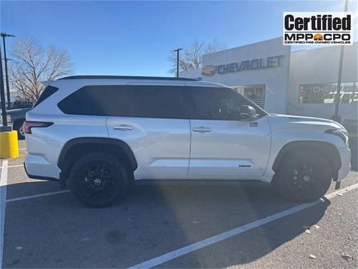 2024 Toyota Sequoia SR5
