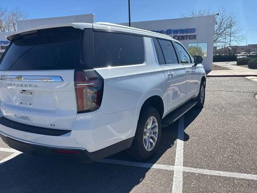 2024 Chevrolet Suburban LT