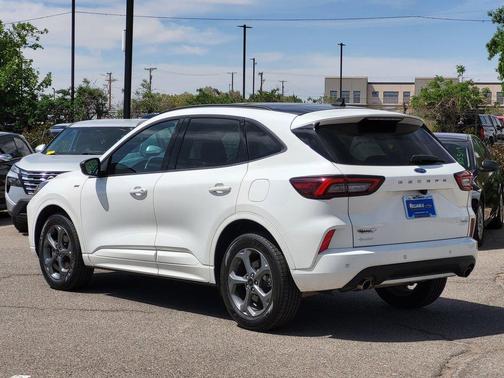 Star White Metallic Tri-Coat 2023 Ford Escape ST-Line