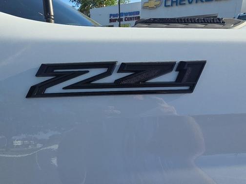 Summit White 2025 Chevrolet Silverado 2500 LT