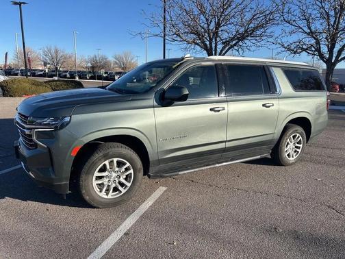 2024 Chevrolet Suburban LT