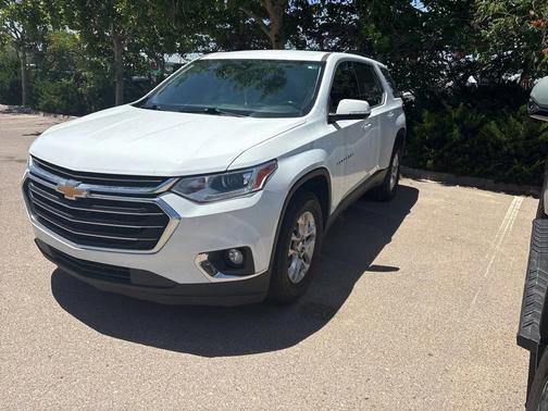 2021 Chevrolet Traverse LT Cloth