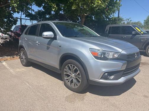 Cool Silver Metallic 2017 Mitsubishi Outlander Sport 2.0 LE