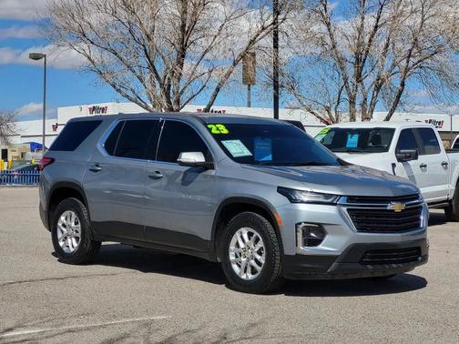 2023 Chevrolet Traverse LS