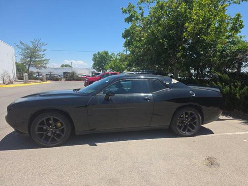 Pitch Black Clearcoat 2019 Dodge Challenger SXT