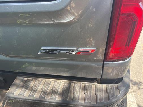 2024 Chevrolet Silverado 2500 4WD Crew Cab Standard Bed ZR2