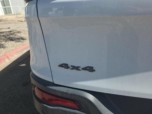 Bright White Clearcoat 2017 Jeep Cherokee Trailhawk
