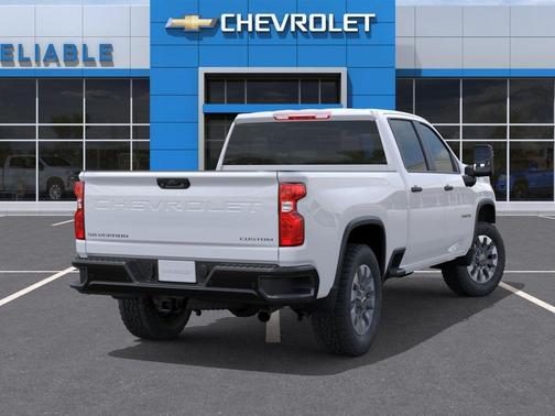 Summit White 2026 Chevrolet Silverado 2500 Custom