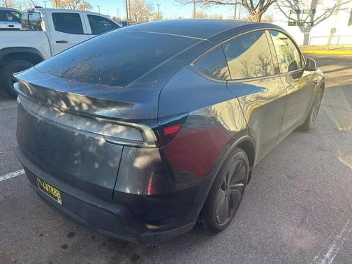 2026 Tesla Model Y Premium Rear-Wheel Drive