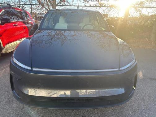 2026 Tesla Model Y Premium Rear-Wheel Drive