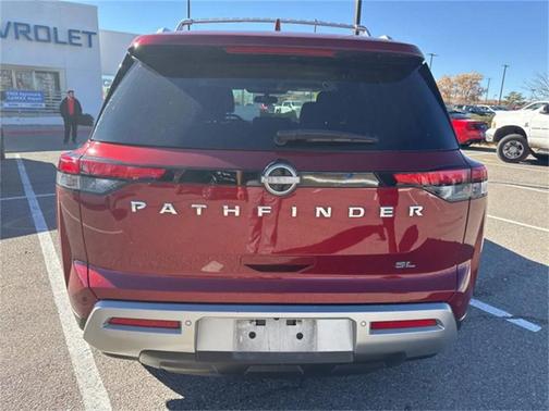 2022 Nissan Pathfinder SL 2WD