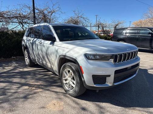 2022 Jeep Grand Cherokee L Laredo