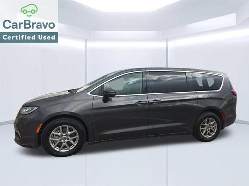 Granite Crystal Metallic Clearcoat 2023 Chrysler Pacifica Touring L