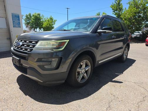 Gray 2017 Ford Explorer XLT