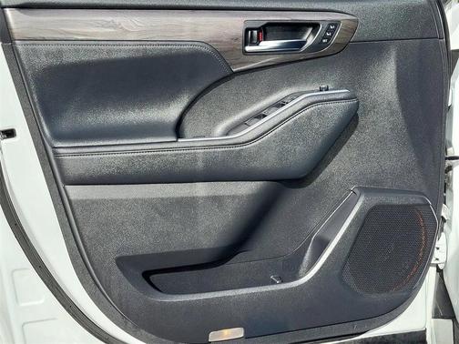 2024 Toyota Highlander Platinum