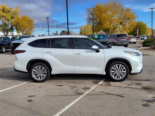 2024 Toyota Highlander Platinum