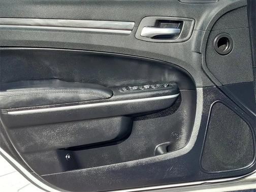 2020 Chrysler 300 Touring