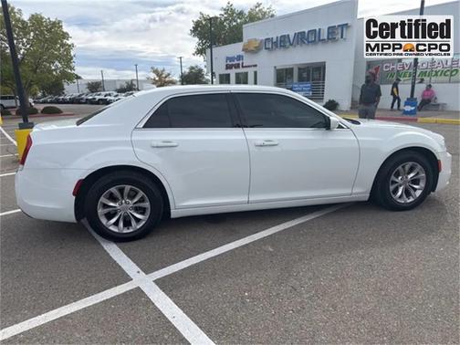 2020 Chrysler 300 Touring