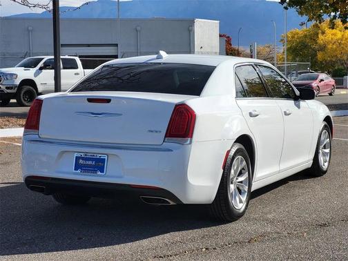 2020 Chrysler 300 Touring